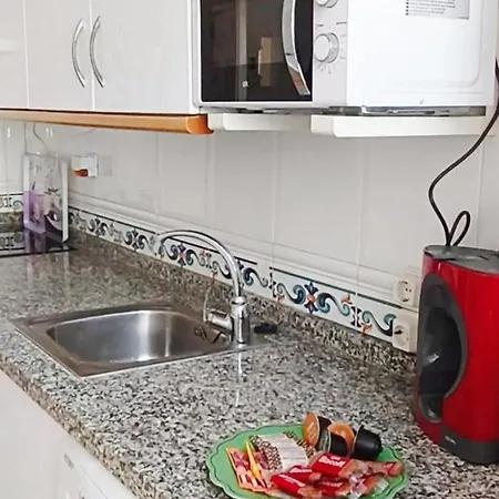 アパート En Segunda Linea De Playa