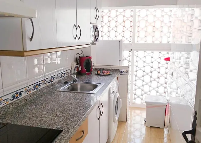 En Segunda Linea De Playa Фуэнхирола